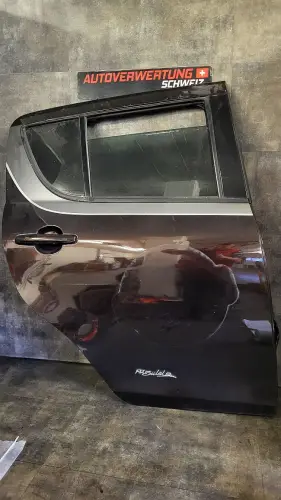 Suzuki Swift Türe hinten rechts leichte Beule
