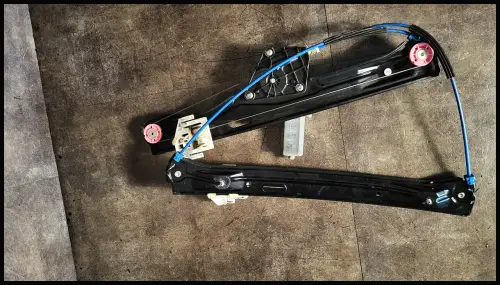 51 33 7 281 885 FENSTERHEBER VORNE LINKS  BMW 67 62 7 406 634