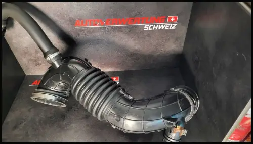 13 71 7 810 745 Ladeluftschlauch BMW F31