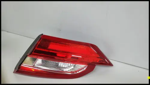 H1BB 13A603AH  H1BB-13A603-A RÜCKLEUCHTE INNEN LINKS FORD FIESTA MK8