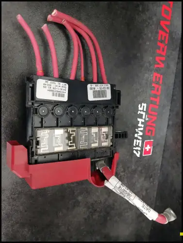 241143738R Sicherungskasten / Sicherungsplatine Renault