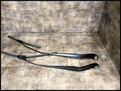 Wischerarm vorne rechts links Peugeot Expert 6429CL / 6429CN