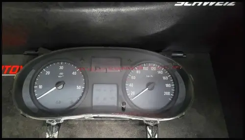 Kombiinstrument Opel Vivaro A P8200283199-E / 93851819