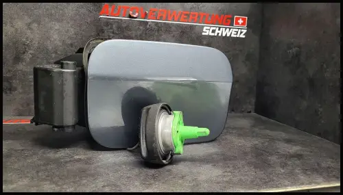 7588398 / 718351172 / 718371251 TANKKLAPPE BMW E61 E60 177034281 TANKDECKEL