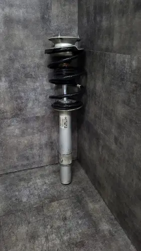 Federbein vorne links / rechts BMW E61 31316768795 / 31316768796 / V6052M